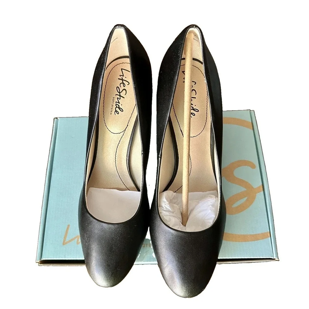 Life Stride Julia Dress Pump Heels Shoes Womens SZ 9 Slip On Round Toe Black NEW